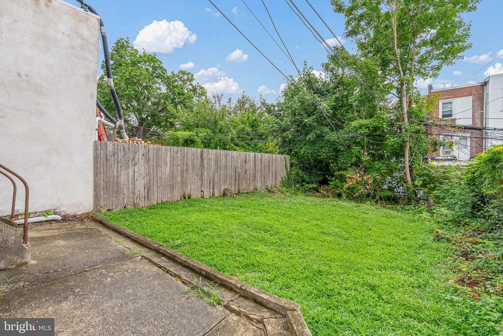 817 WYNNEWOOD ROAD
