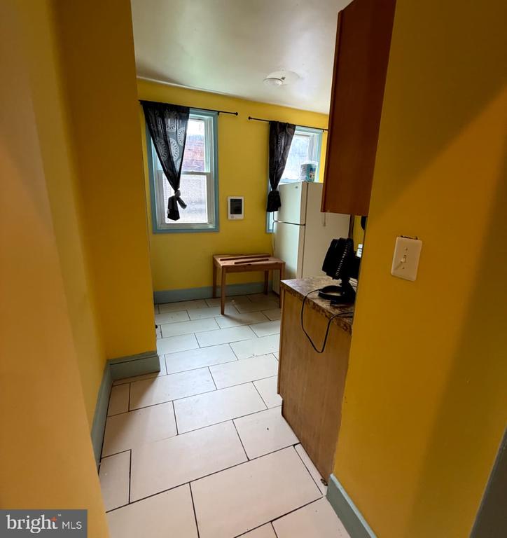3858 N DARIEN STREET
