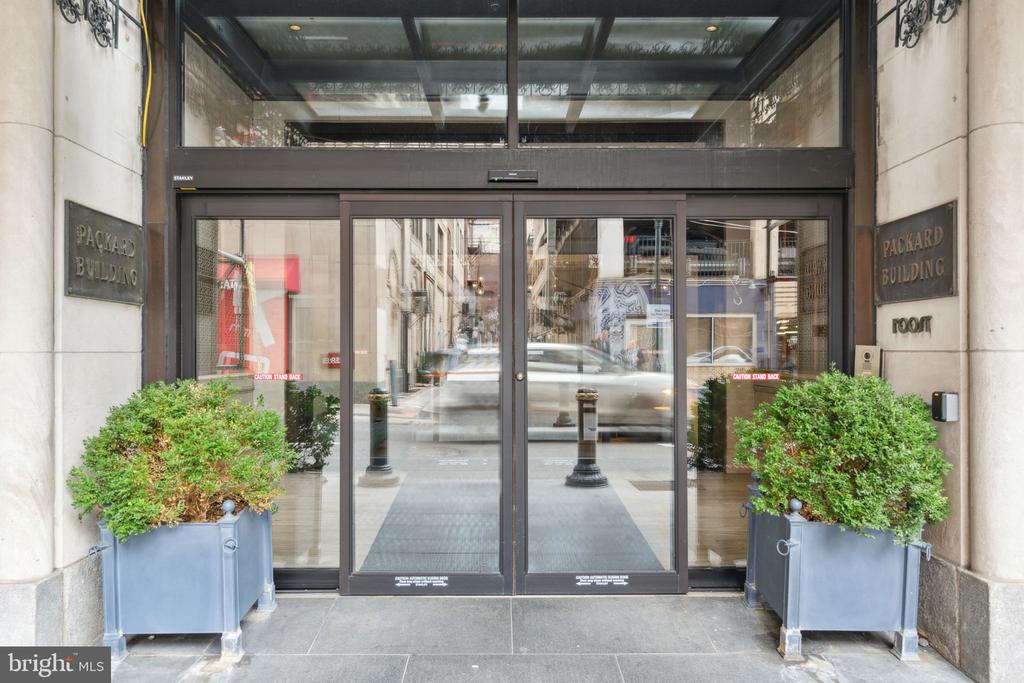 111 S 15TH STREET Unit: 1508