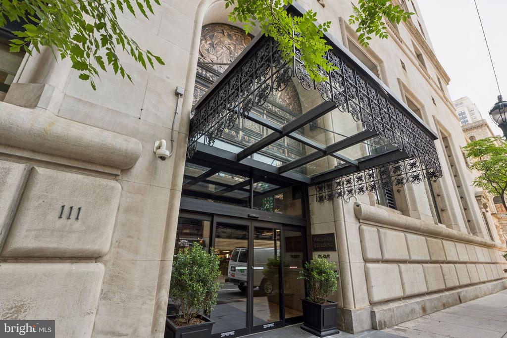 111 S 15TH STREET Unit: 1508