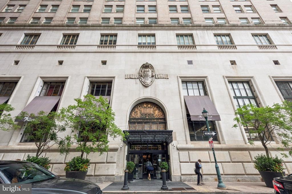 111 S 15TH STREET Unit: 1508