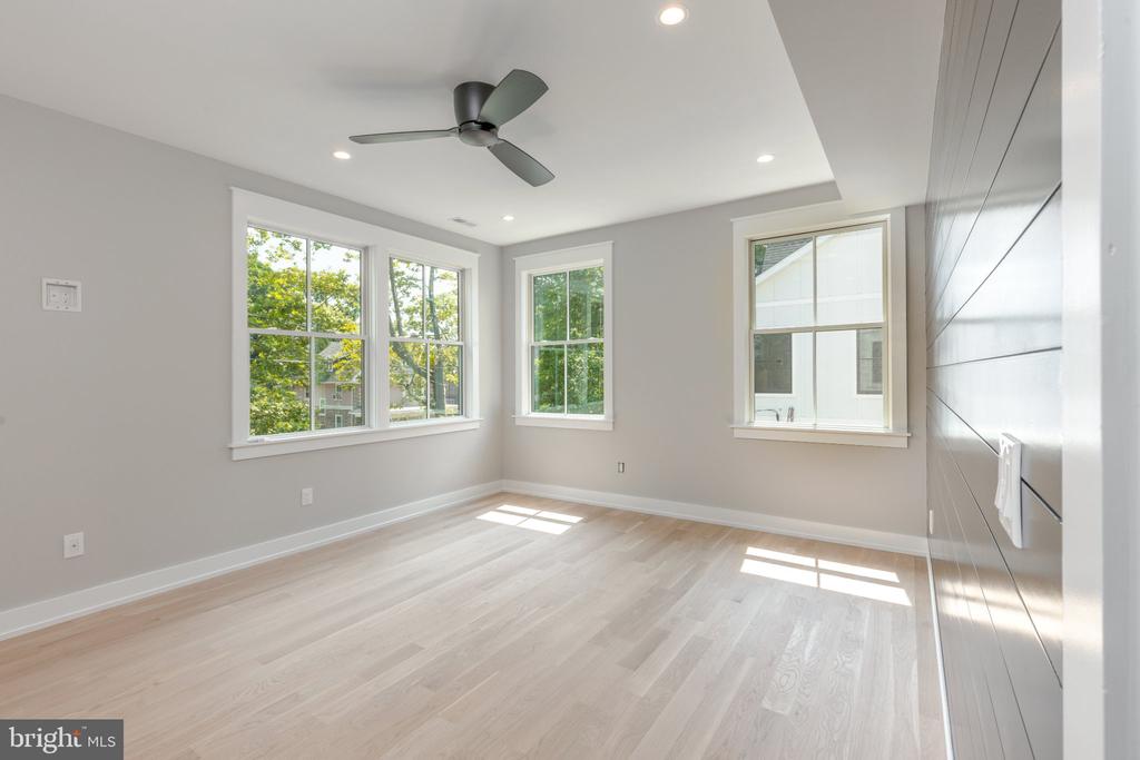 161 CARPENTER LANE