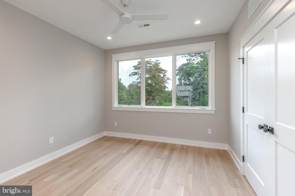 161 CARPENTER LANE