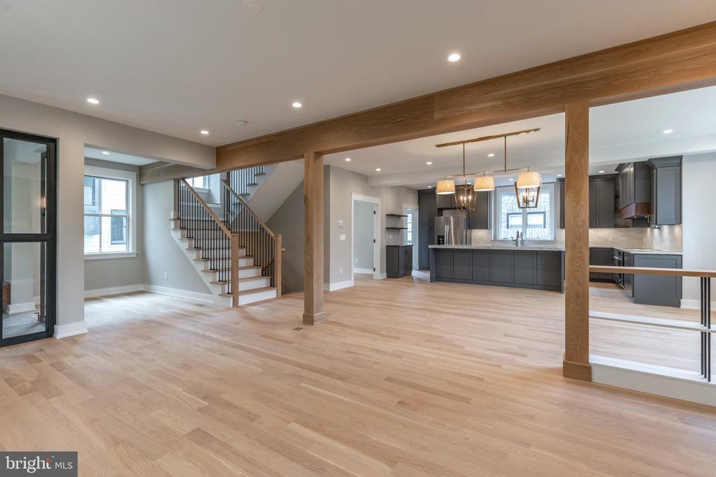 161 CARPENTER LANE