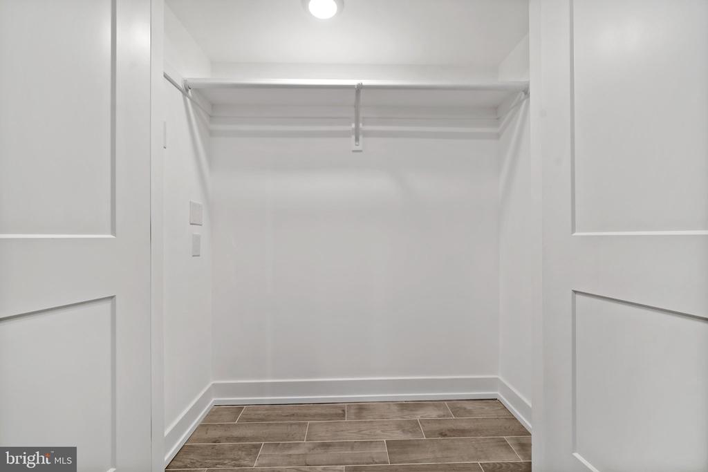1533 N 2ND STREET Unit: 1B