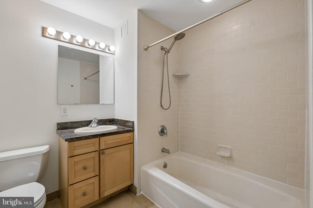 111 S 15TH STREET Unit: 1512