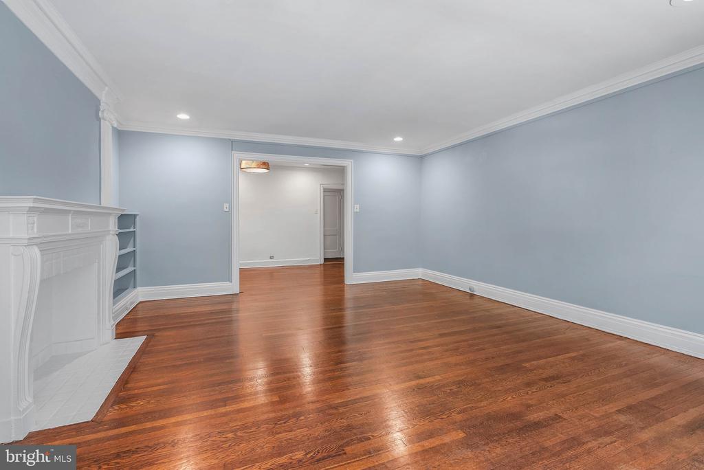 351 S 47TH STREET Unit: B210