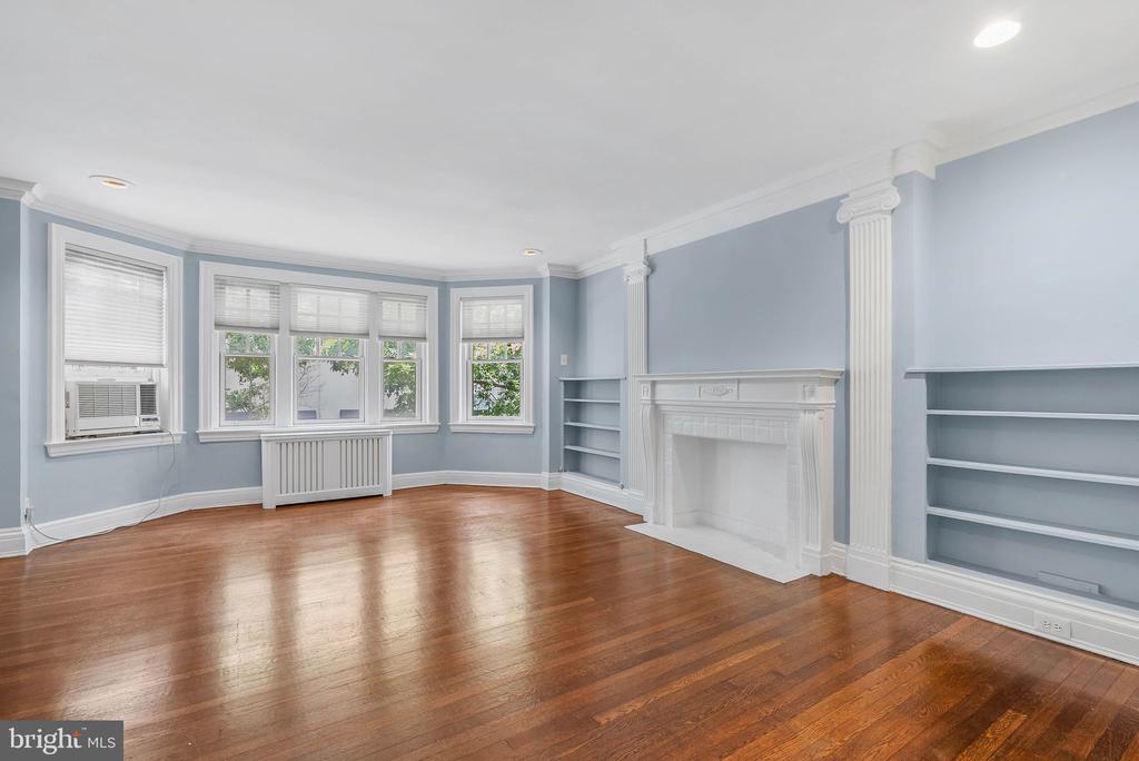 351 S 47TH STREET Unit: B210