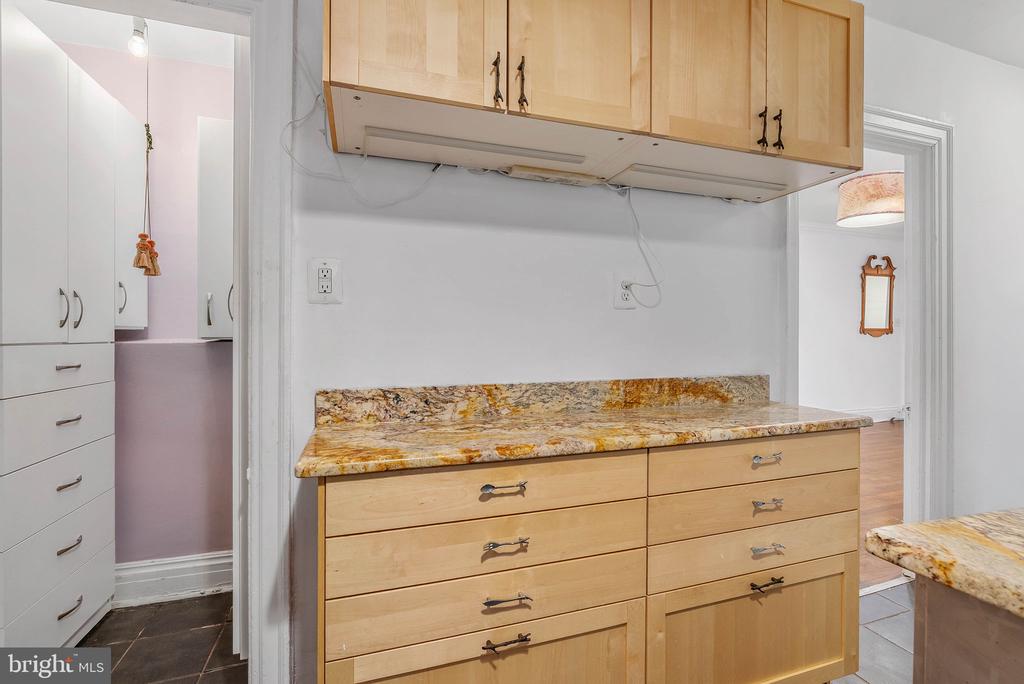 351 S 47TH STREET Unit: B210