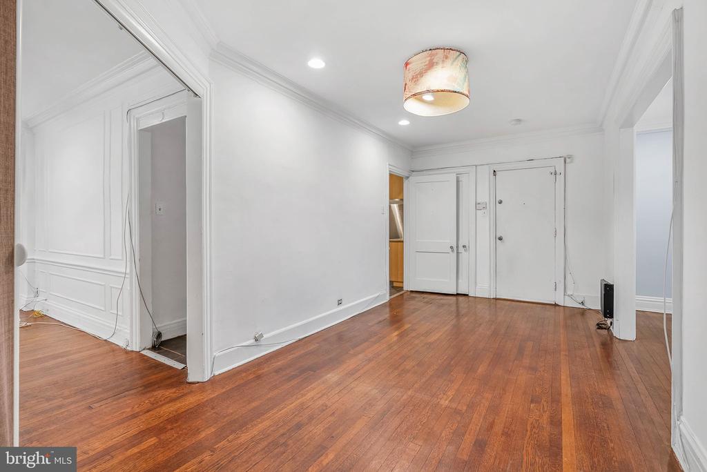 351 S 47TH STREET Unit: B210