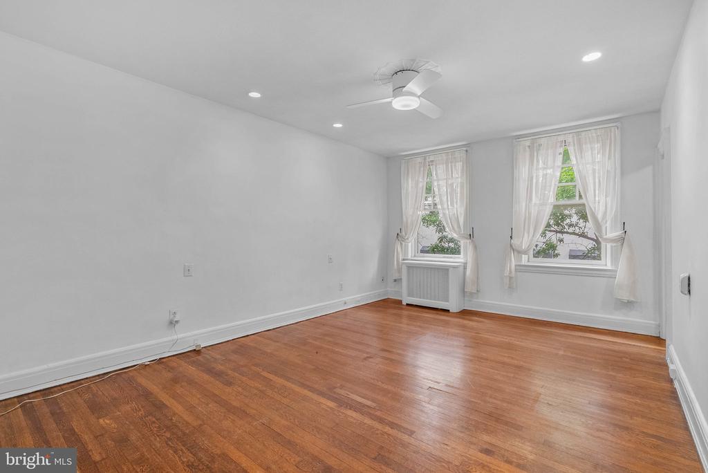 351 S 47TH STREET Unit: B210