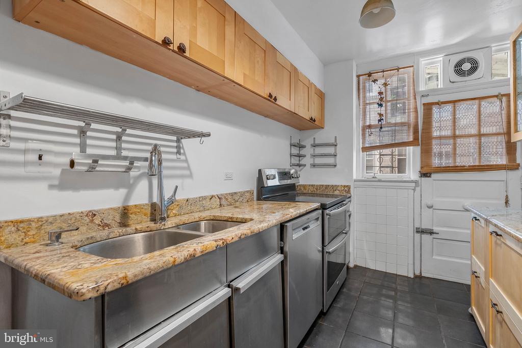 351 S 47TH STREET Unit: B210