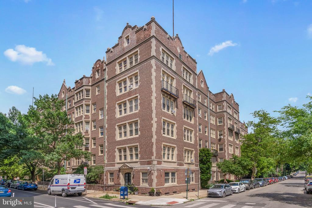 351 S 47TH STREET Unit: B210