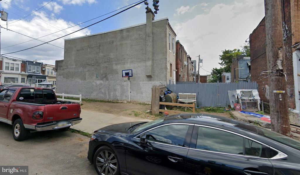 932 E ONTARIO STREET