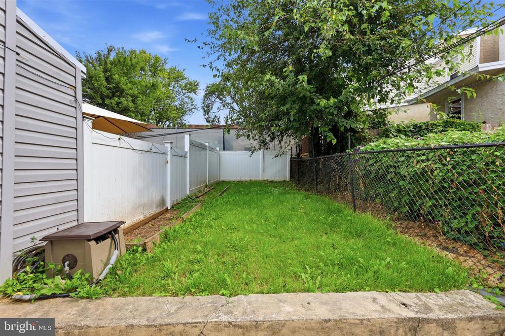 3423 CRESSON STREET