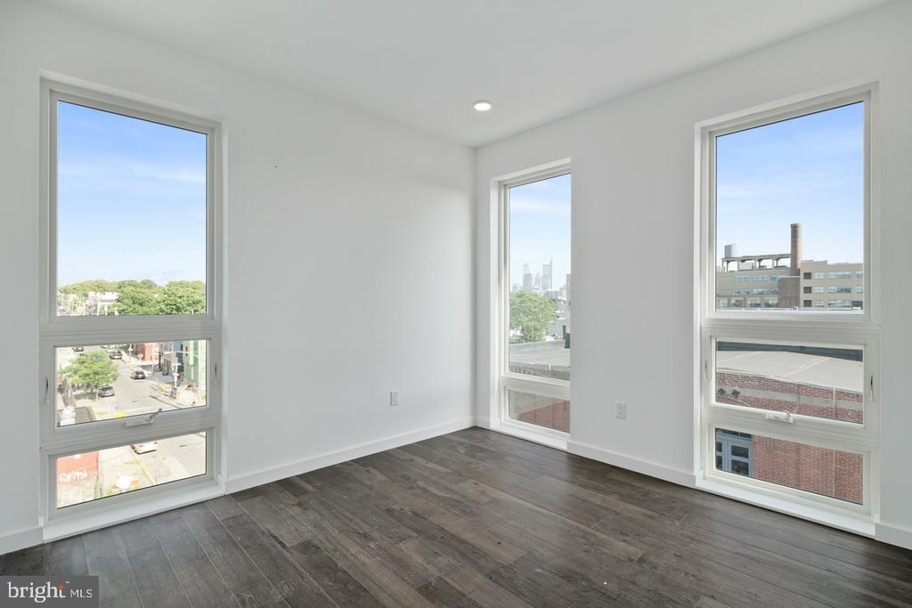 1501 N 31ST STREET Unit: PH13