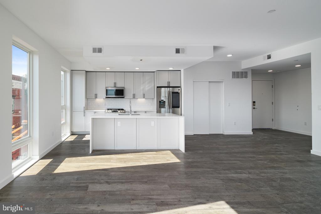 1501 N 31ST STREET Unit: PH13