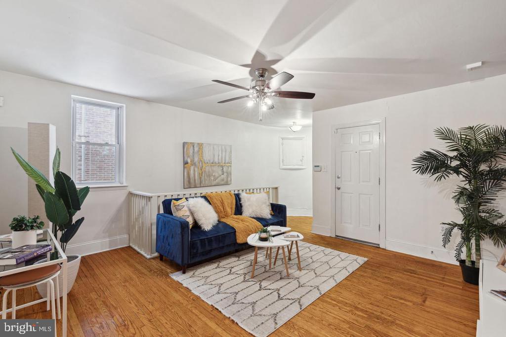 1305 SPRUCE STREET Unit: TH1C