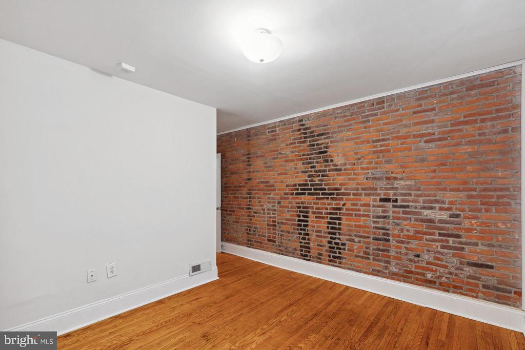 1305 SPRUCE STREET Unit: TH1C