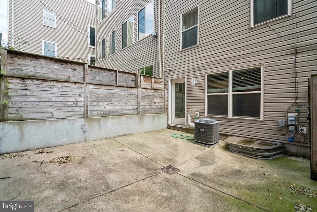 970 N MARSHALL STREET Unit: 7