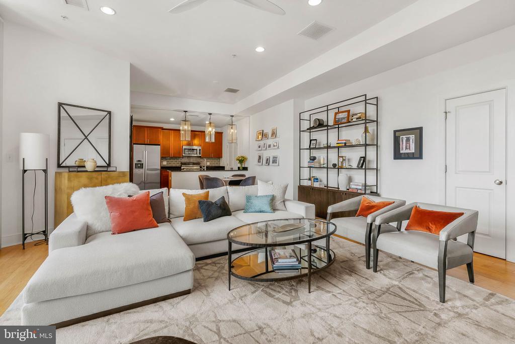 1904 SPRING GARDEN STREET Unit: 10