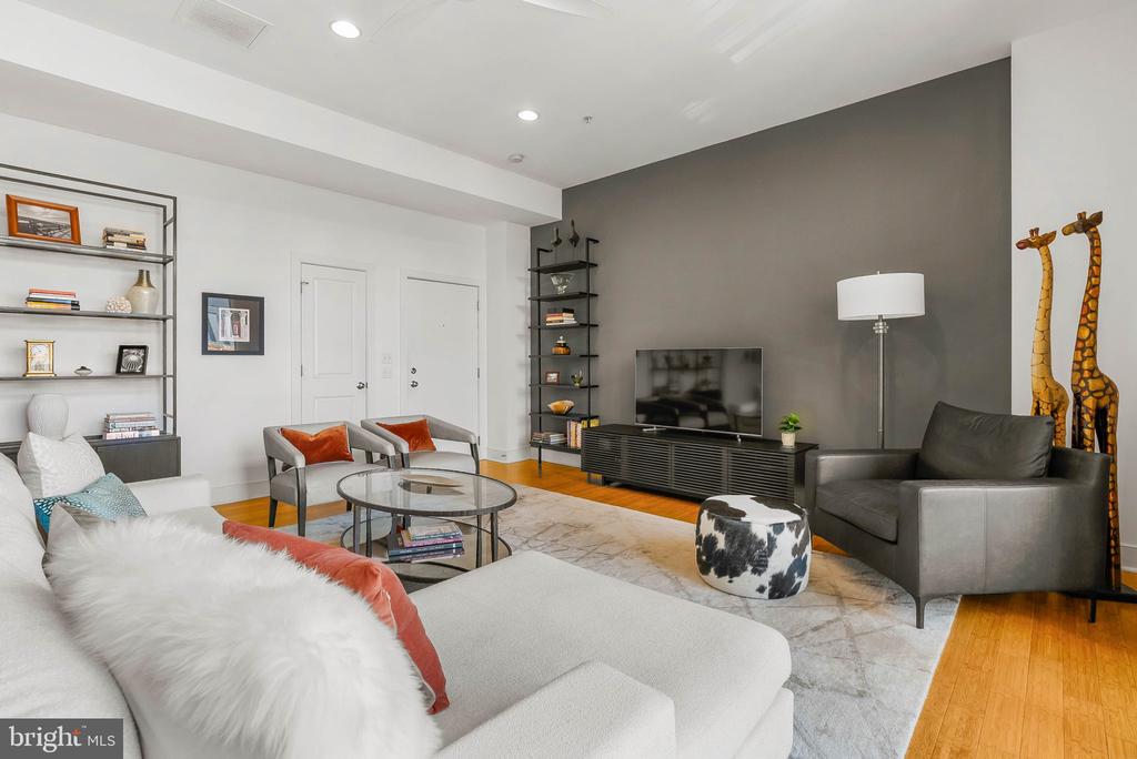 1904 SPRING GARDEN STREET Unit: 10