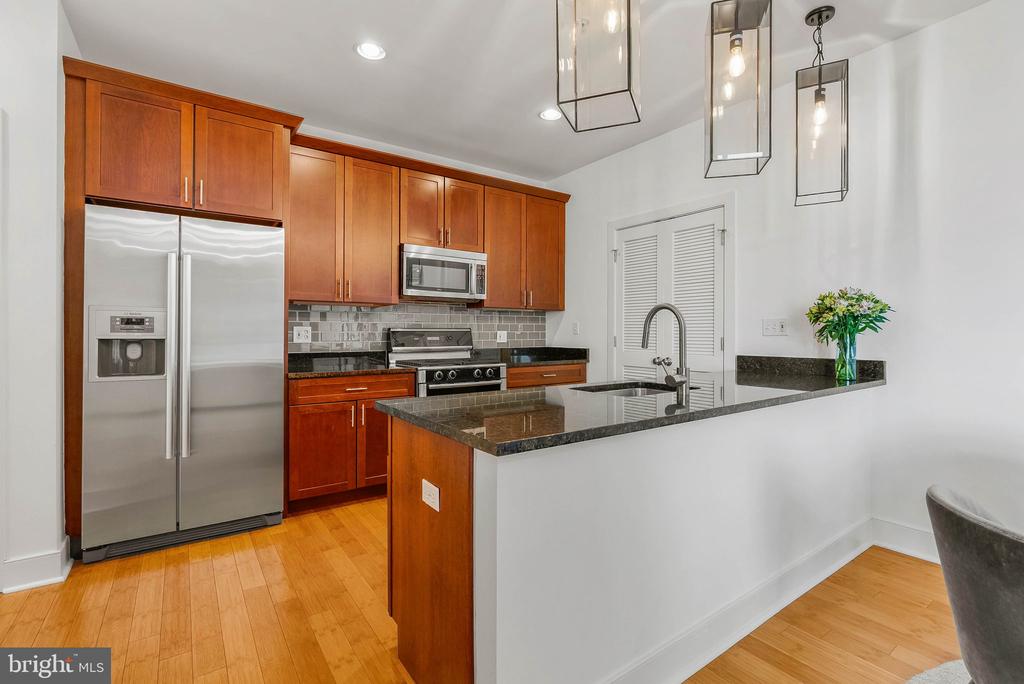 1904 SPRING GARDEN STREET Unit: 10