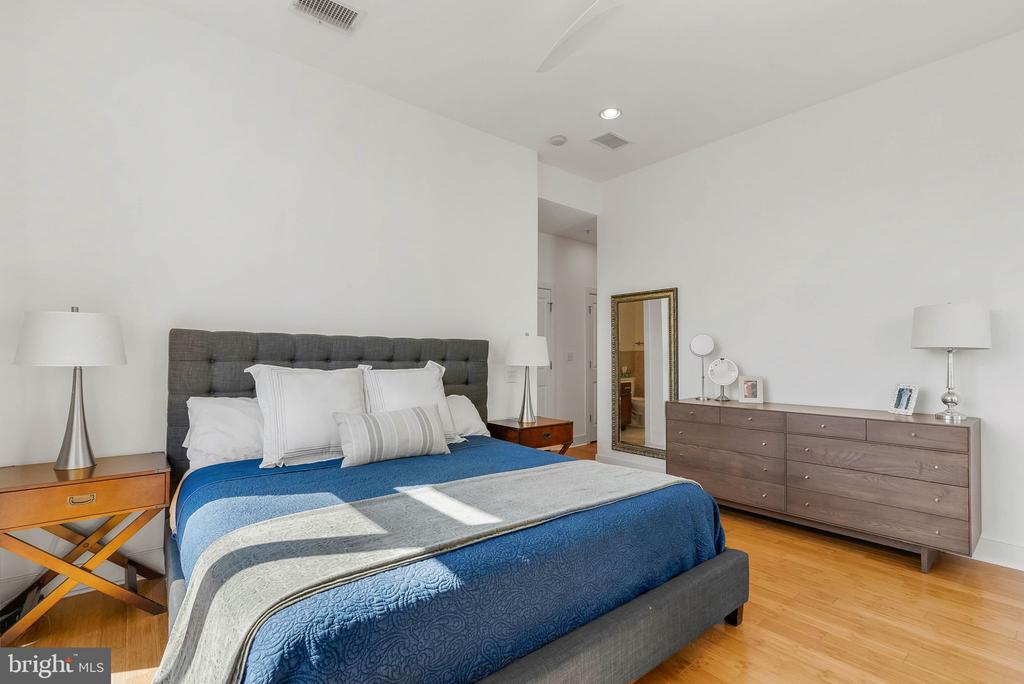 1904 SPRING GARDEN STREET Unit: 10