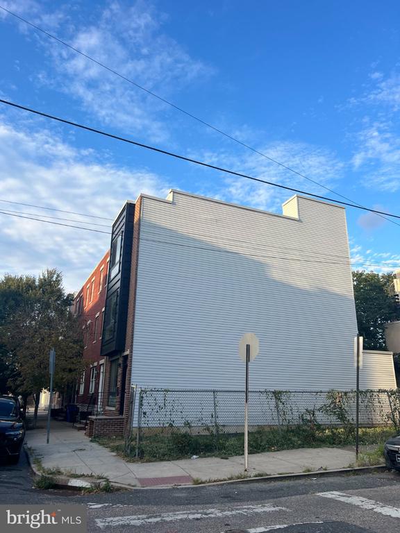 1243 S 17TH STREET