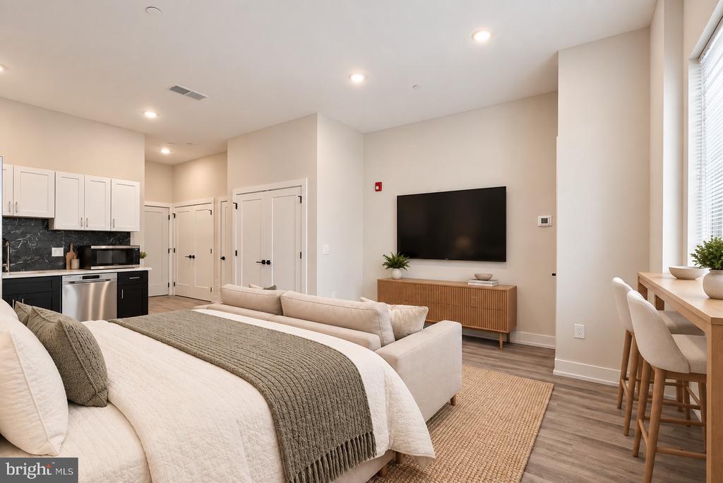6144 GERMANTOWN AVENUE Unit: D09