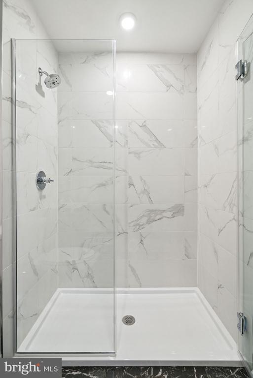 6144 GERMANTOWN AVENUE Unit: C03