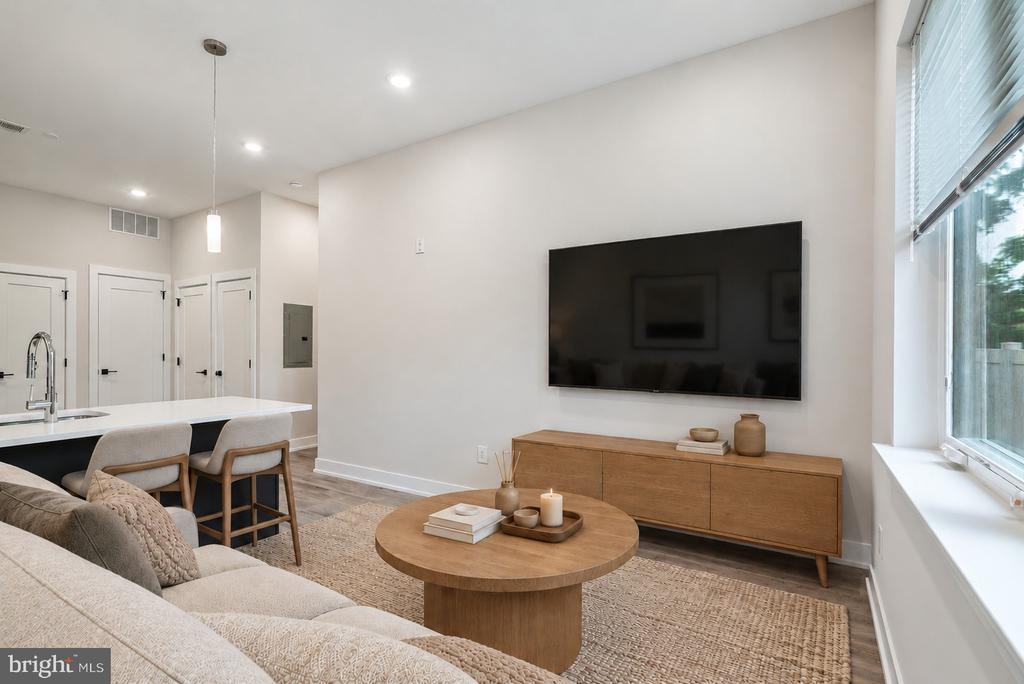 6144 GERMANTOWN AVENUE Unit: C03