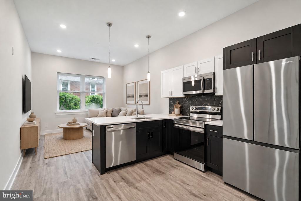 6144 GERMANTOWN AVENUE Unit: C03