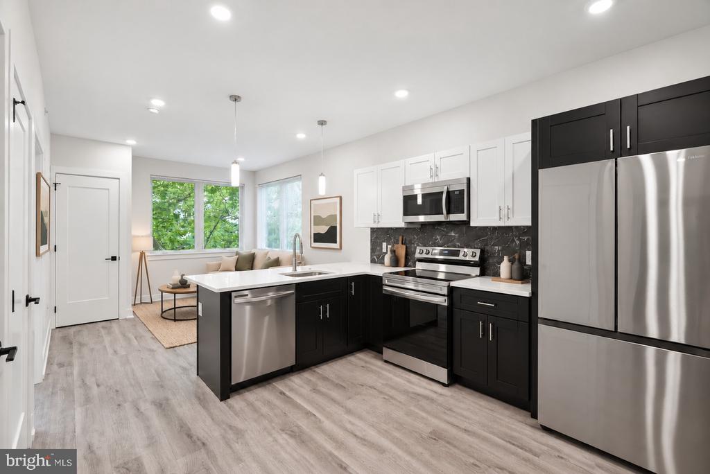 6144 GERMANTOWN AVENUE Unit: C11