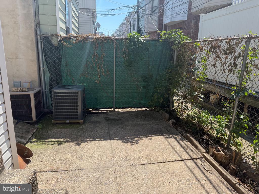 2516 S BROAD STREET Unit: 1F