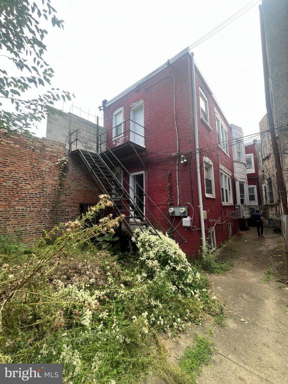 5427 WALNUT STREET