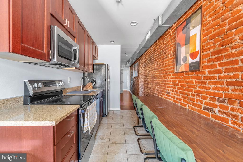 607 E PASSYUNK AVENUE