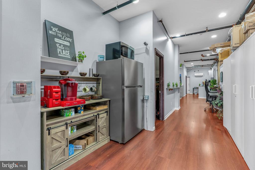 607 E PASSYUNK AVENUE