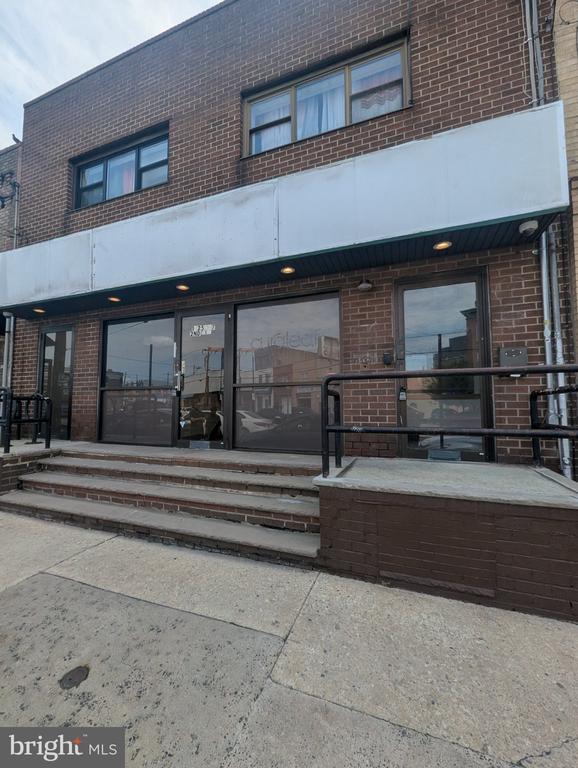 1125-27 E PASSYUNK AVENUE