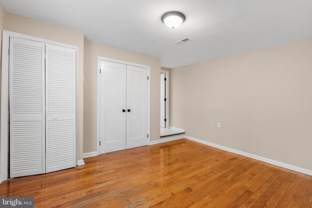 2319 WALNUT STREET Unit: 2