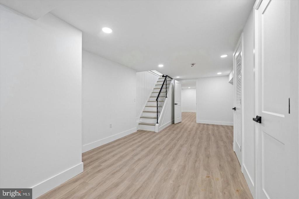158 N EDGEWOOD STREET