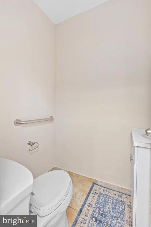 1537 S 6TH STREET
