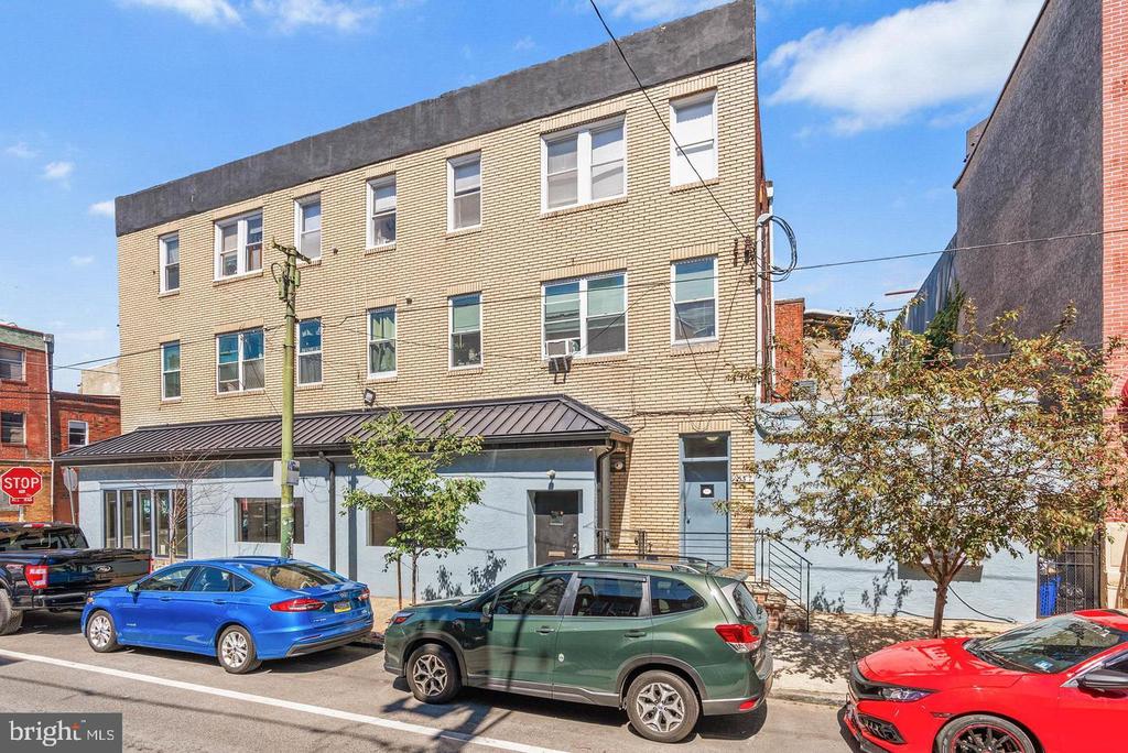 1537 S 6TH STREET