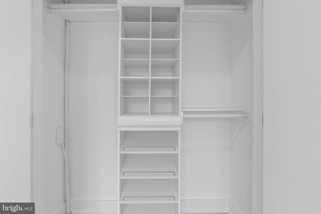 950 N 2ND STREET Unit: 4B