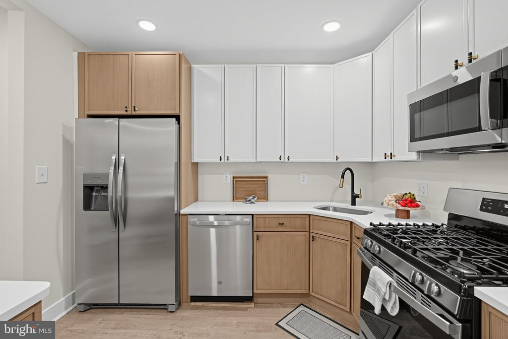 248 S SAINT BERNARD STREET