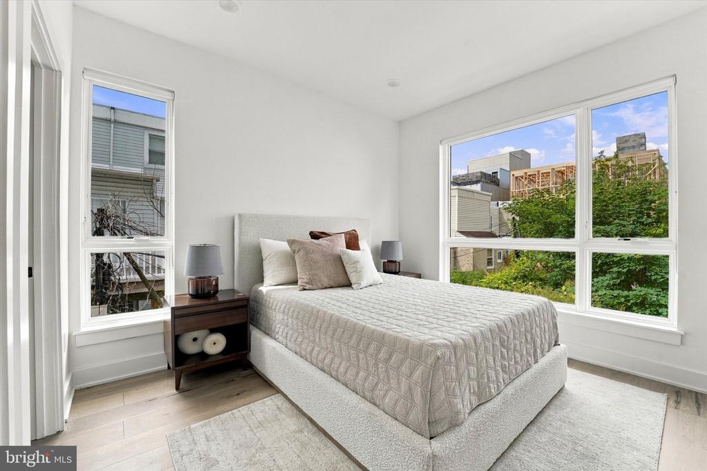 1723 FRANCIS STREET Unit: 2C
