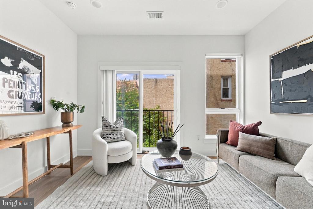 1723 FRANCIS STREET Unit: 2C