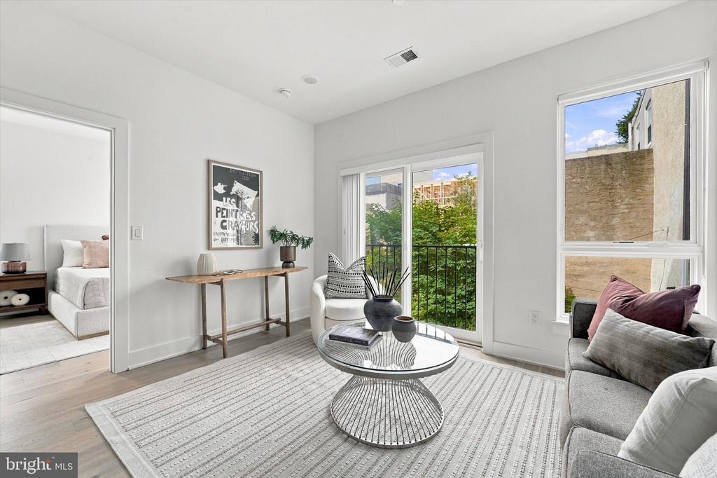 1723 FRANCIS STREET Unit: 2C