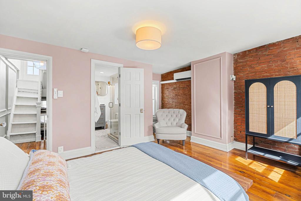 1309 CHRISTIAN STREET