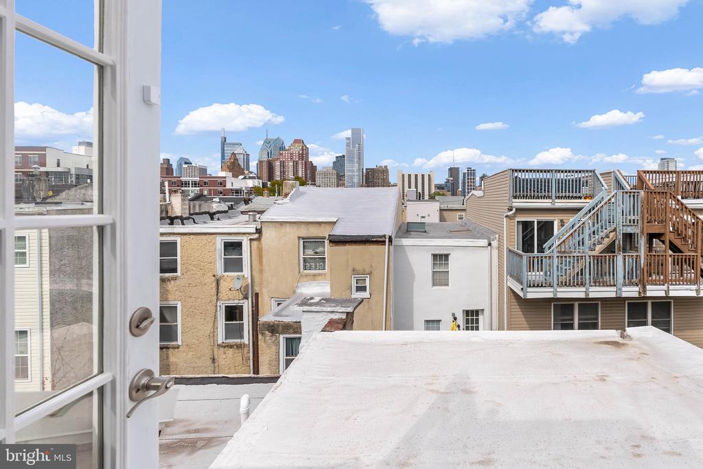 1309 CHRISTIAN STREET